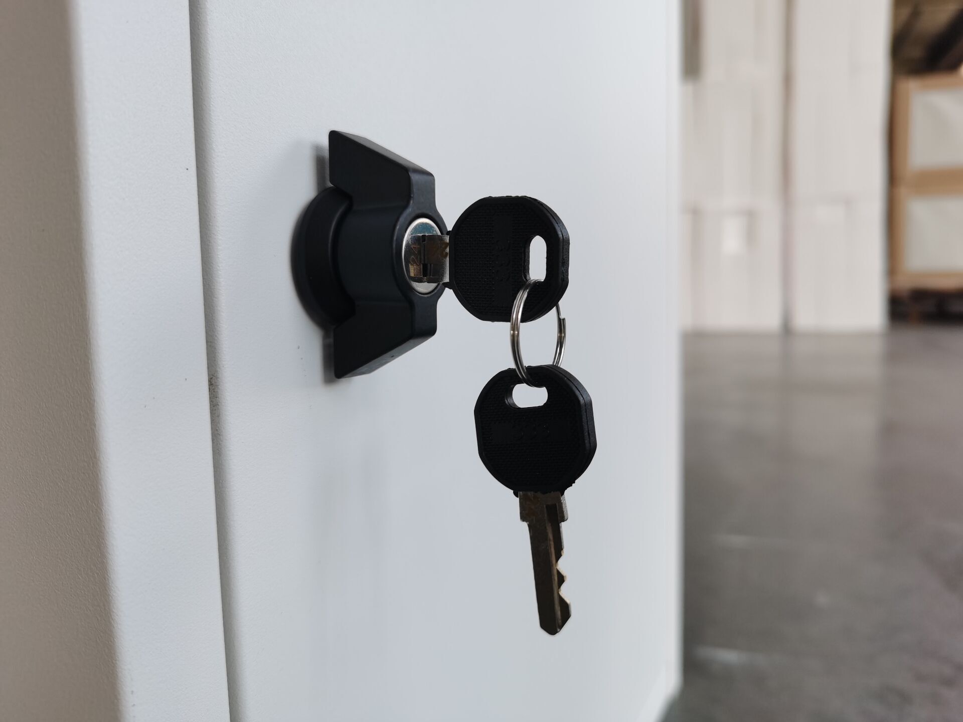 Postkasten-weiss-6vZF2EUrcszbDY