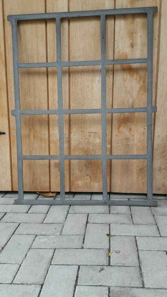 Geschaeft-Thomas-1330 Gussfenster Eisenfenster Antikfenster Stallfenster Fenster Antikfenster