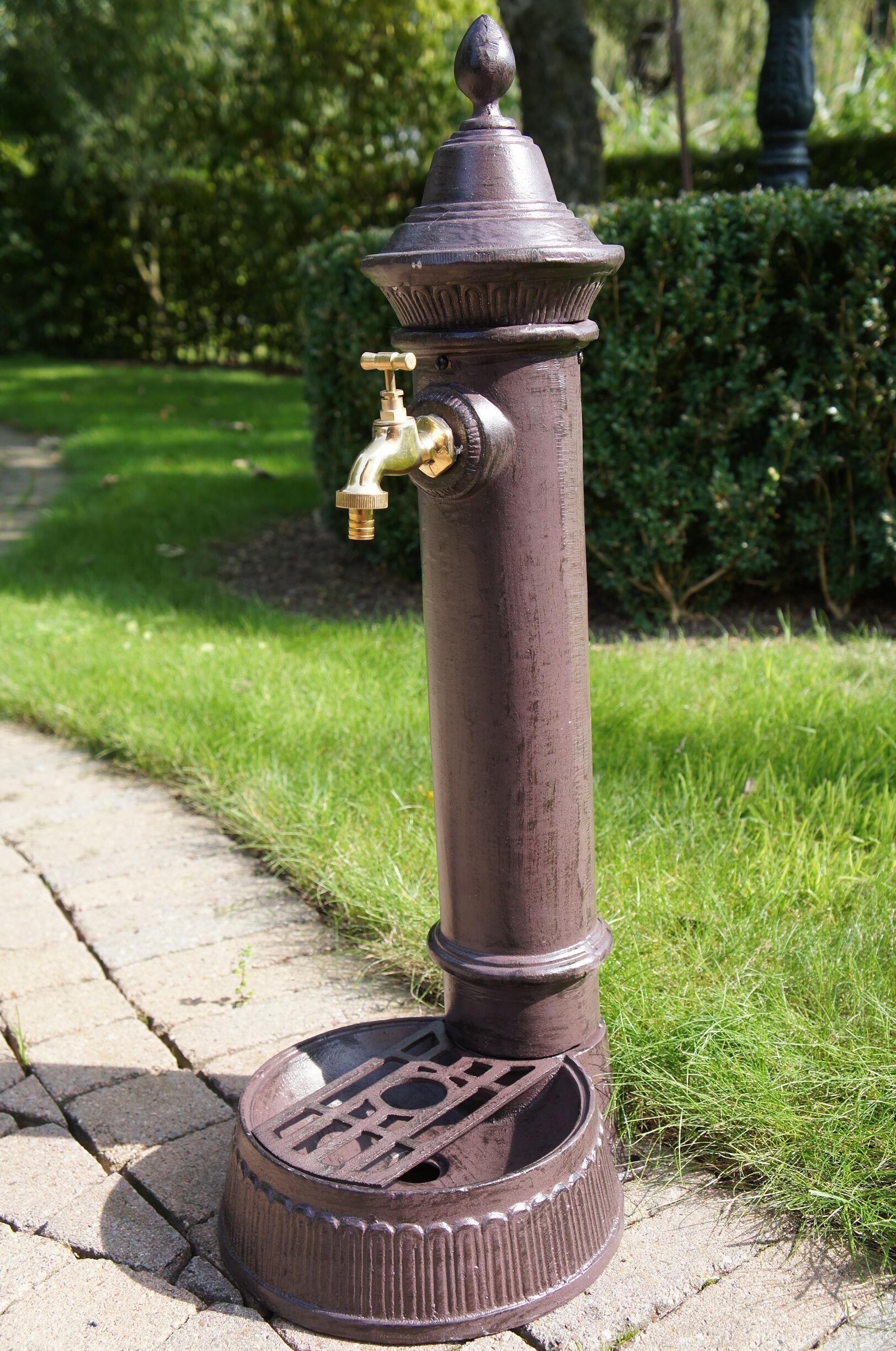 Geschaeft-Thomas-016 Wassersäule , Wasserstelle , Wasserhahn , Gartenbrunnen,Brunnen