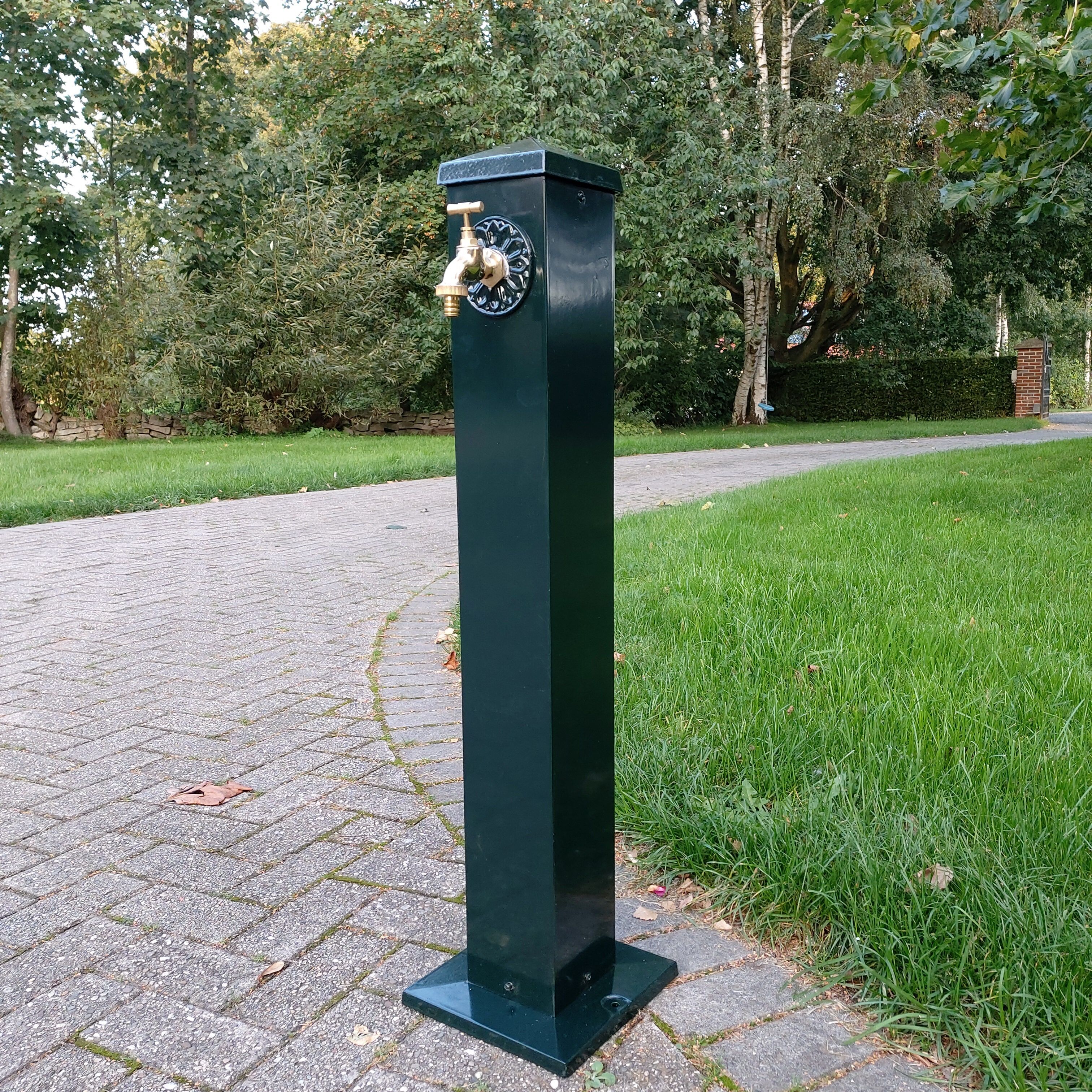 Wassersaeule Wassersäule , Wasserstelle , Wasserhahn , Gartenbrunnen, Brunnen .